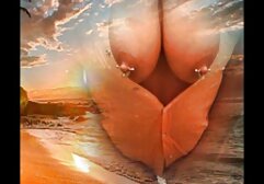 Ragazza asiatica prende il cazzo in profondità nella sua gola, fa un pompino film porno gay gratis profondo
